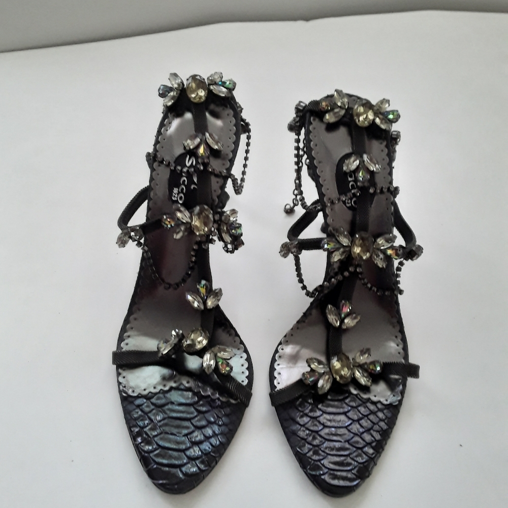 Shoes - Picture 2 of 2